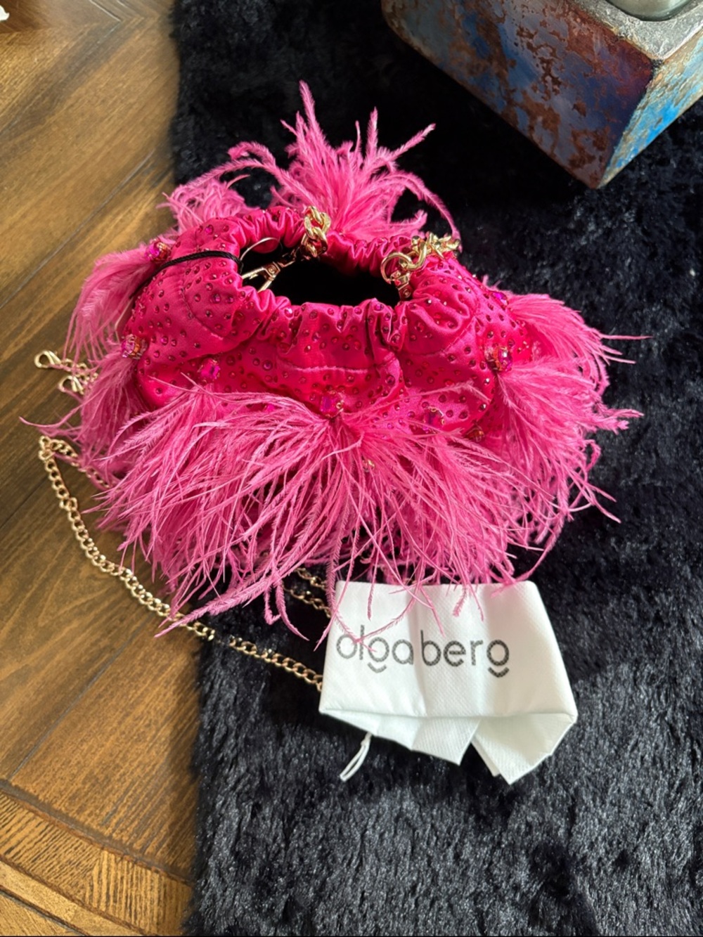 Olga Berg Livvy Fuchsia Feather Pouch NWT - Picture 8 of 11